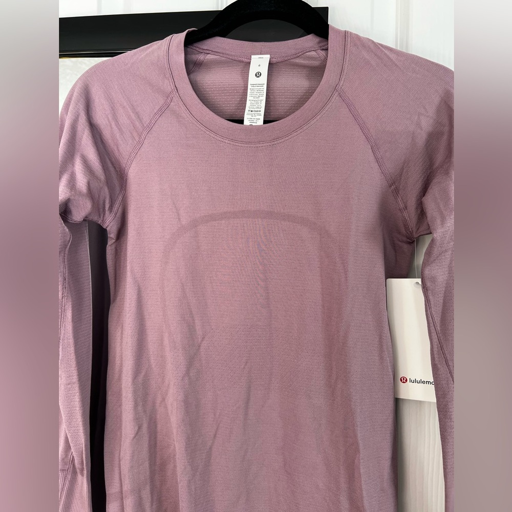 lululemon athletica Women's Lavender Long Sleeve Swiftly